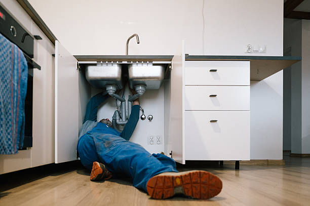 Professional Plumbing technician working in La Quinta, CA